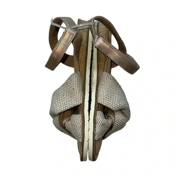 Dolce Vita DV Davis Rose Gold Canvas Sandal Size 2 - Picture 3 of 5